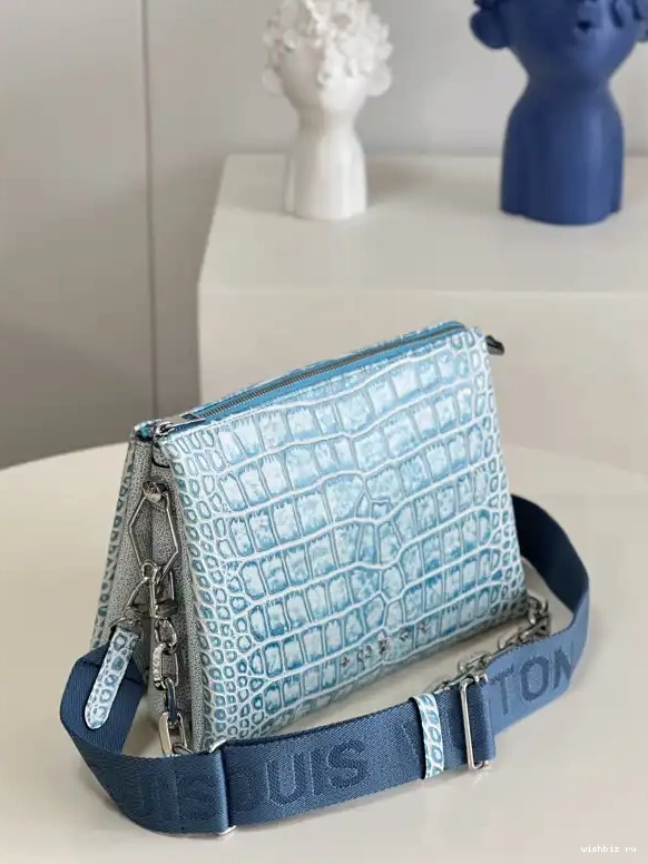 WIS LOUIS VUITTON PM-26*20*12cm COUSSIN 0506